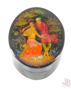 Vintage Russian palekh lacquer trinket box - Signed hand painted